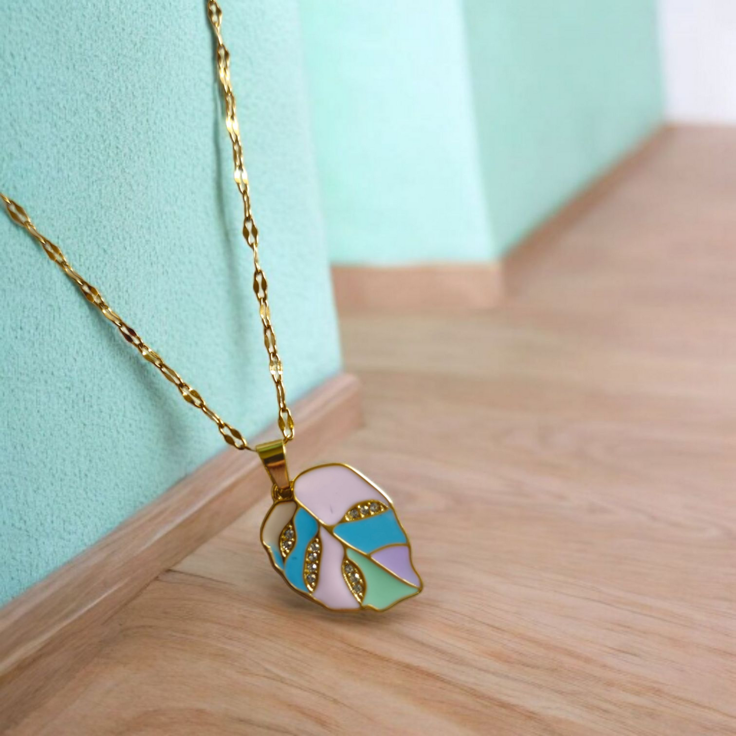 Glamorous Leaf Necklace