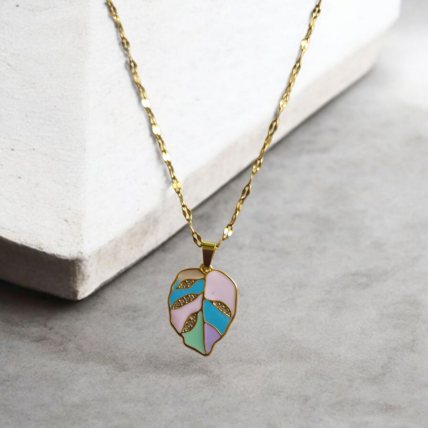 Glamorous Leaf Necklace